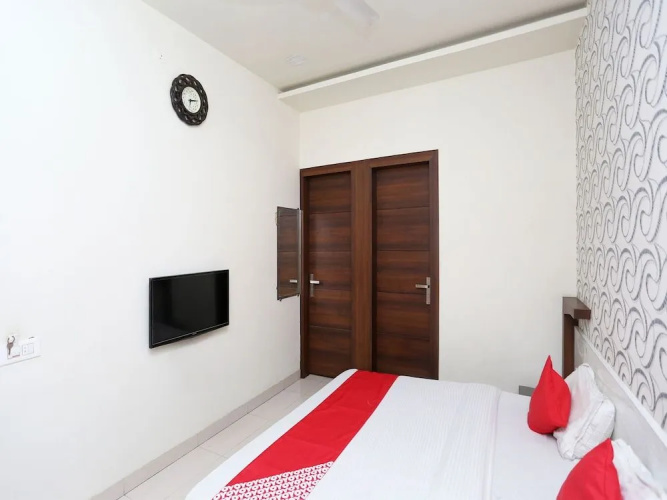 OYO 17280 Hotel Shivaay