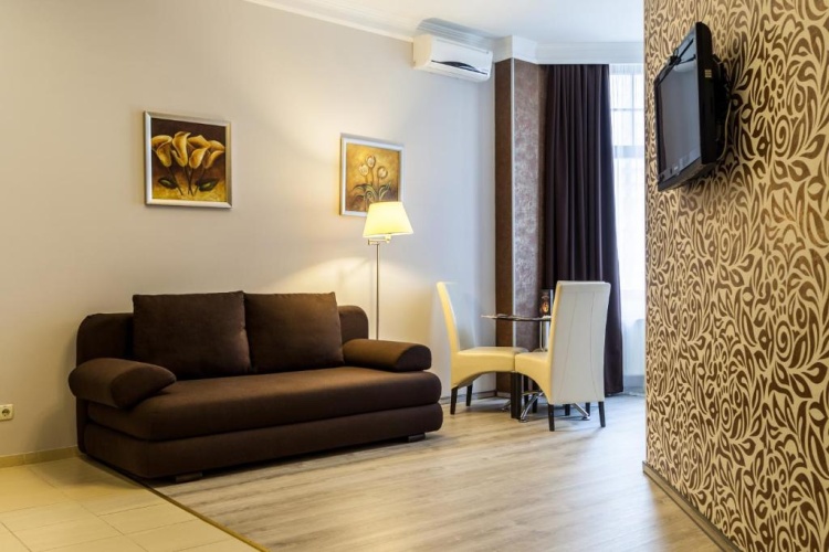 1 Bedroom Suite