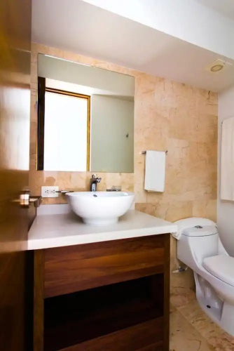 Amazing Studio, Best Location, AC, Beach!