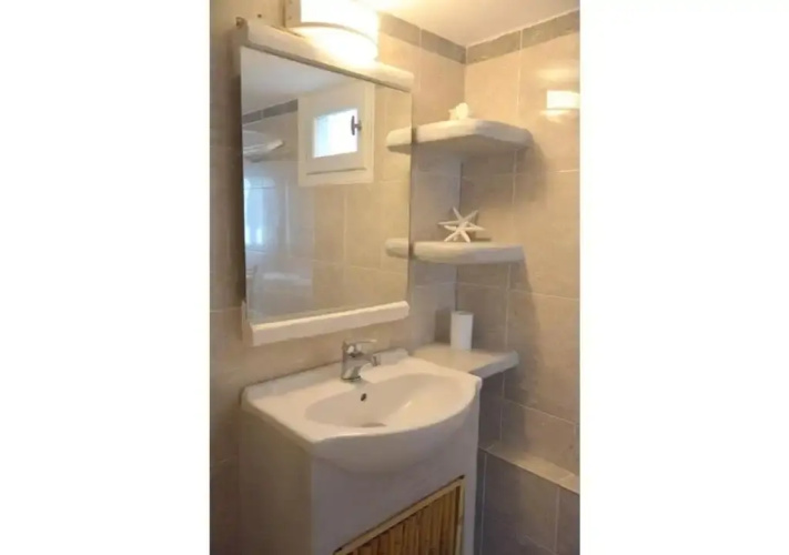 Anemelia Hotel Adamas