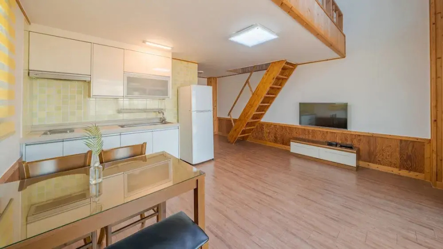 Yeongheungdo Rainbow Ocean View Pension