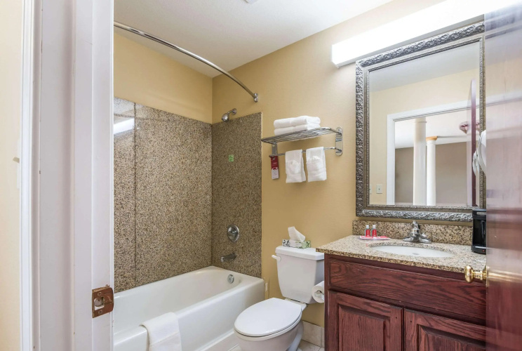 Bryant Inn & Suites