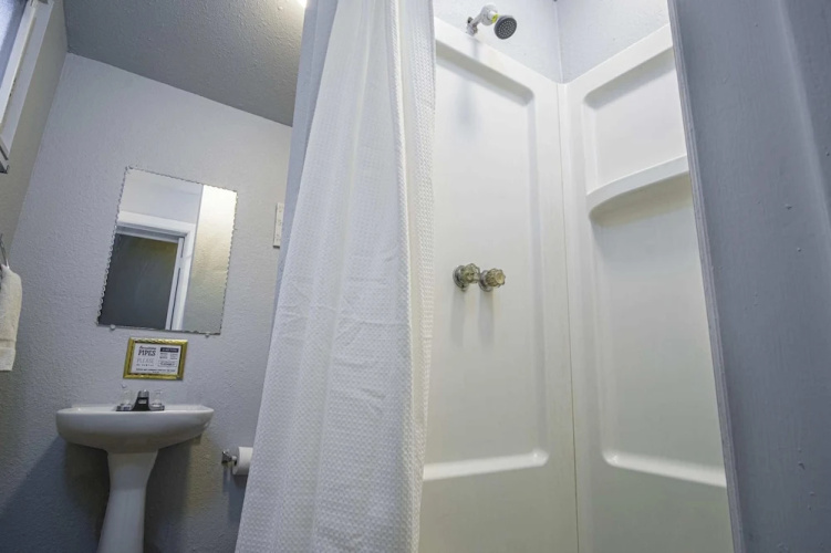 Downtown Accessible New 1br/1ba Cozy Studio