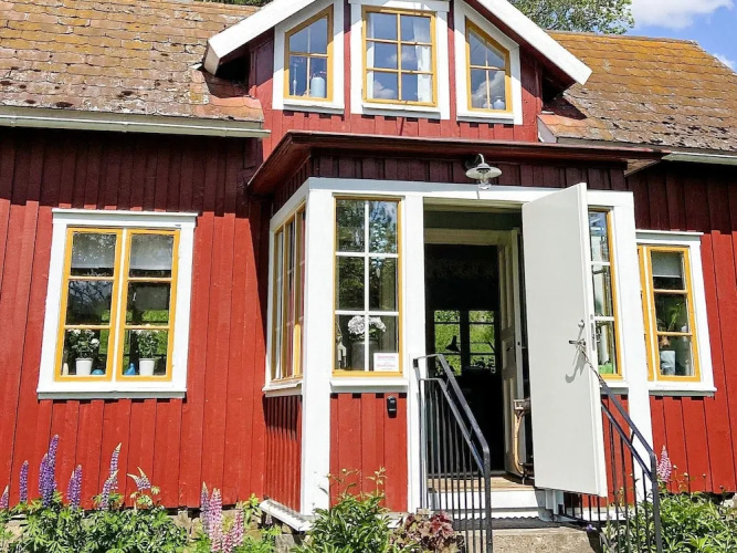 Country Cottage Near Ullared