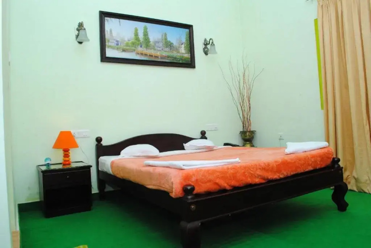 Woodpecker Resort