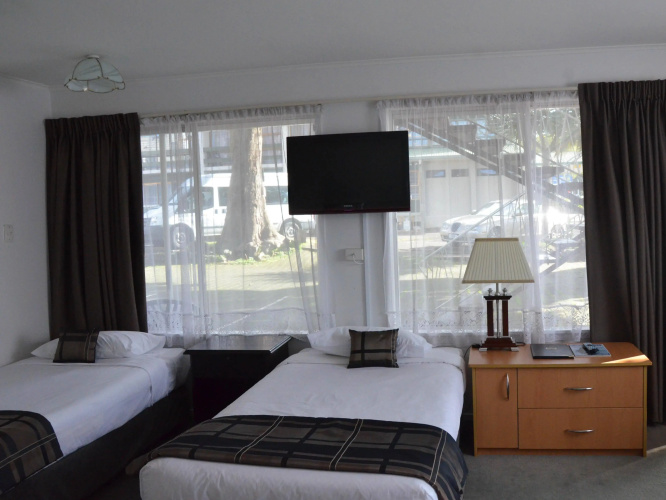 Alpers Lodge & Conference Centre