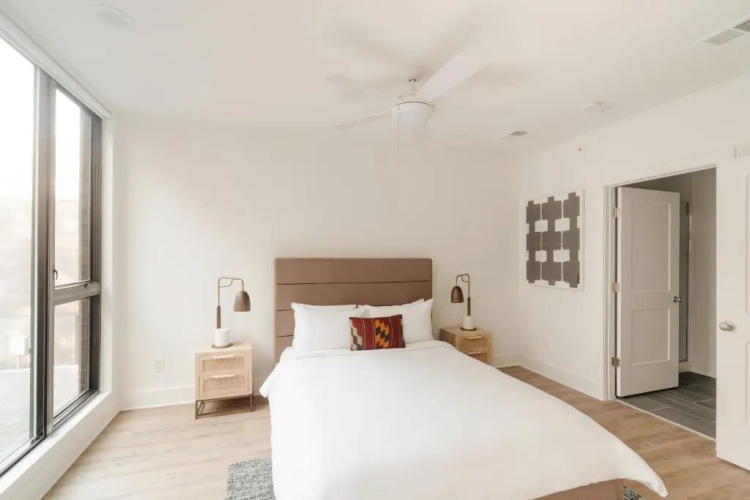 The Grove by AvantStay – Stylish Group Stay with Private Bathrooms