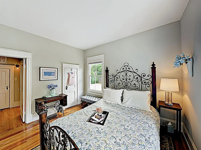 New Listing! Modern In Historic Downtown 2 Bedroom Duplex