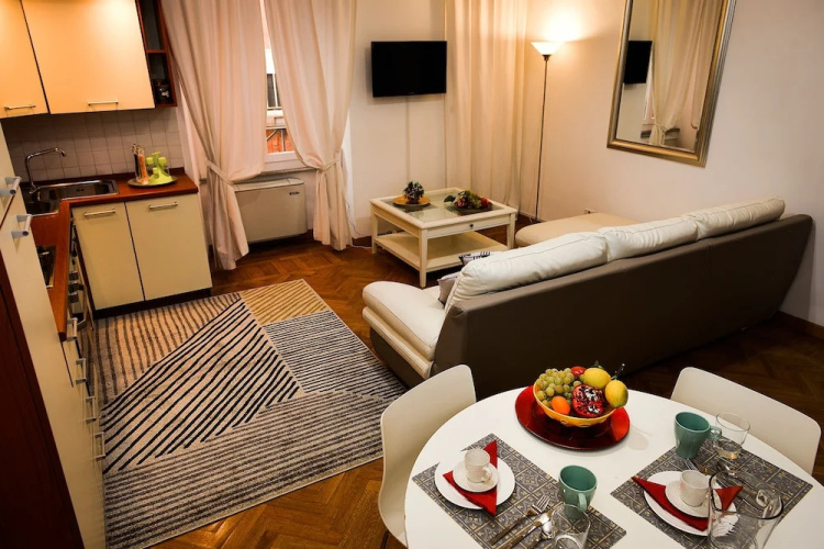 Polacchi 1BR Apartment