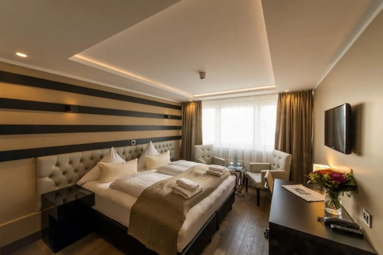 Skyline Hotel