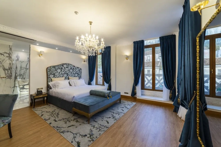 Deluxe room with city view