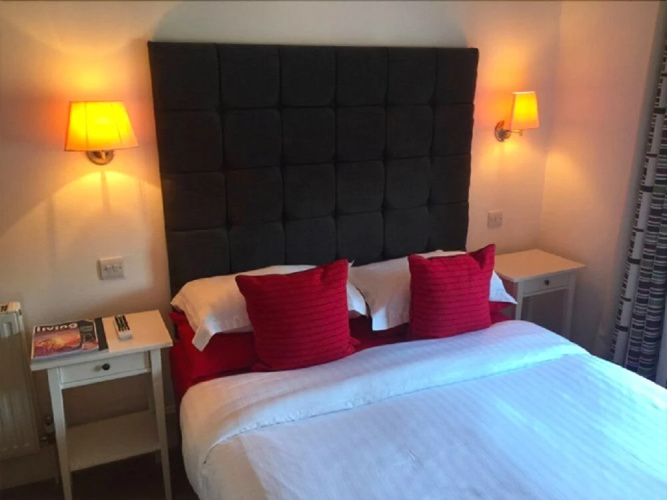 The George Hotel