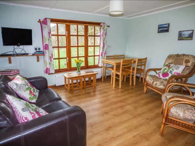 Crowlwm Chalet