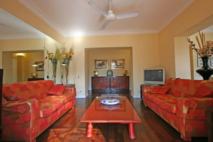 Travel & Stay - Coronari