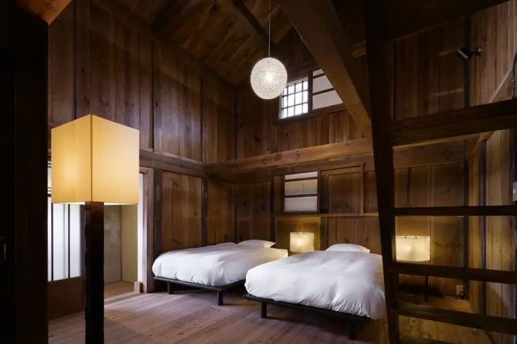 Grand room
