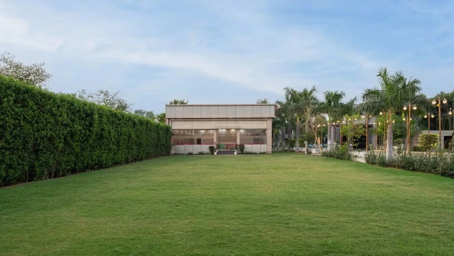 Clarks Inn Bichpuri, Agra