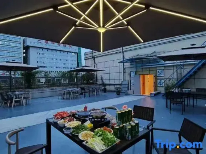 Vienna Hotel (Xi'an Xiaozhai Jixiangcun Subway Station)