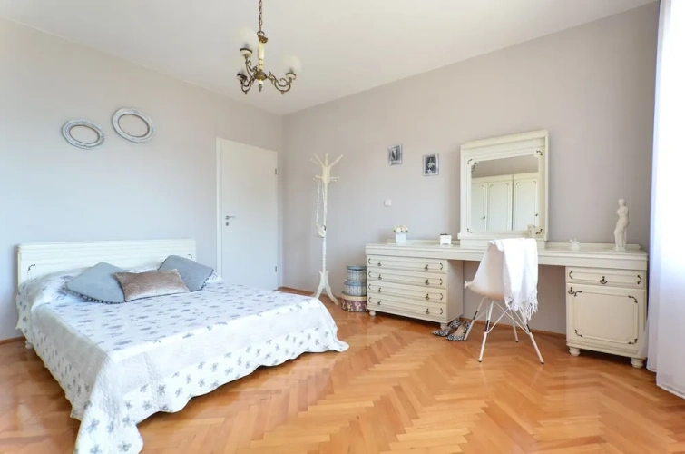 Classic Apartment
