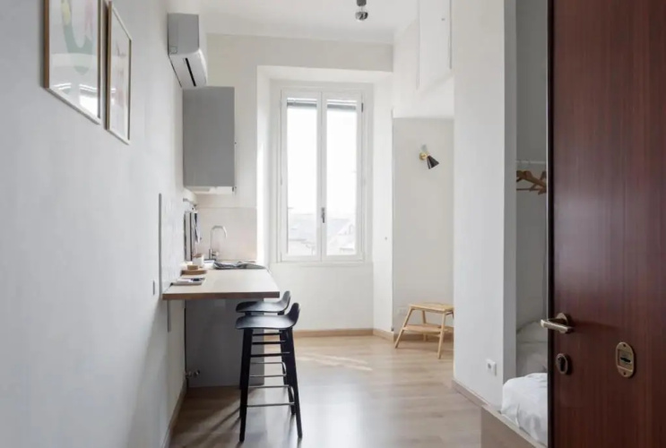 Minimal and Charming studio in Isola District