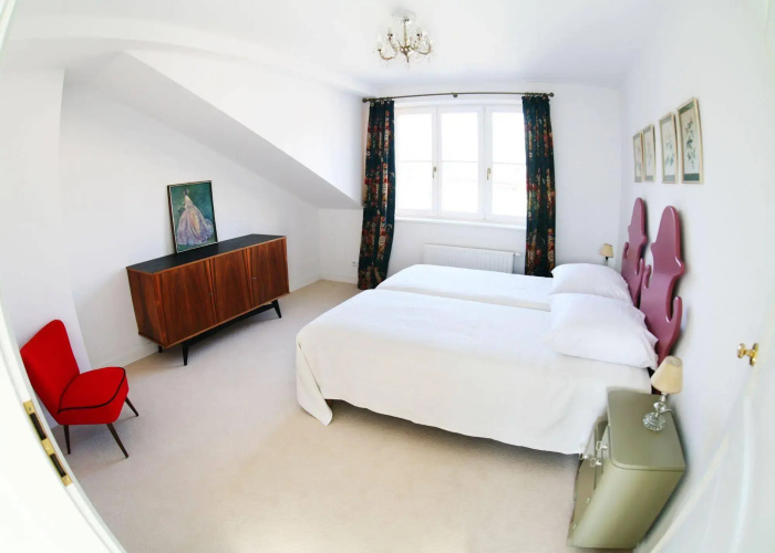 Crystal Suites Old Town