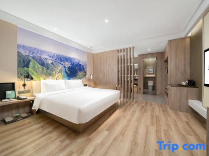 Standard Double room with view