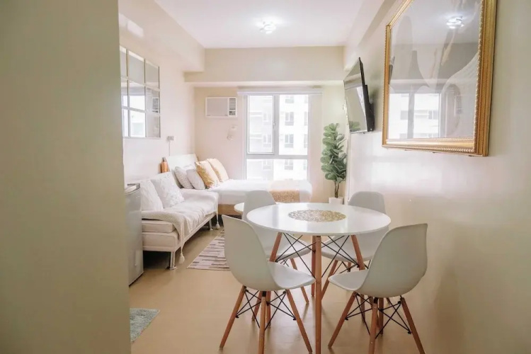 Minimalist Chic City Loft