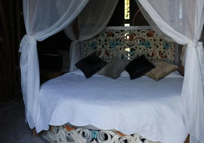 Standard room with pool view