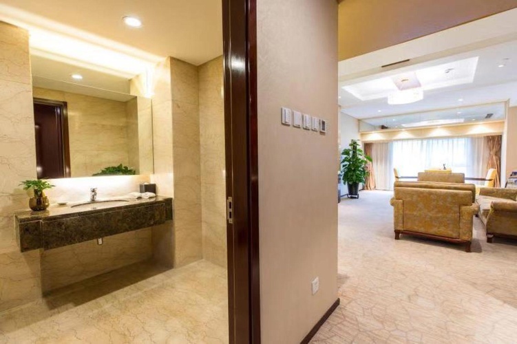 Executive Double Suite with city view