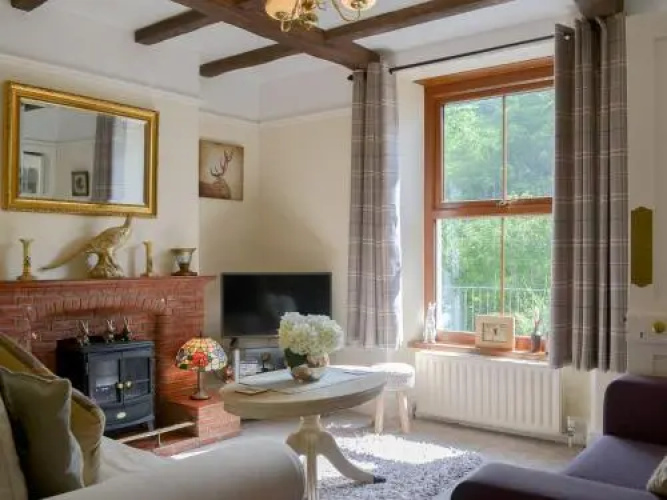 Hillview Cottage