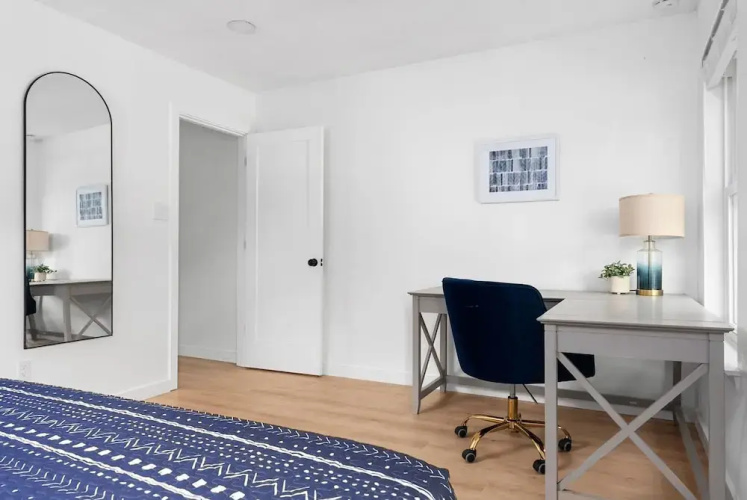 MCM Condo Near DT SoCo Pet Friendly