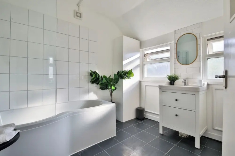 Beautifully Designed 2 Bed Apartment