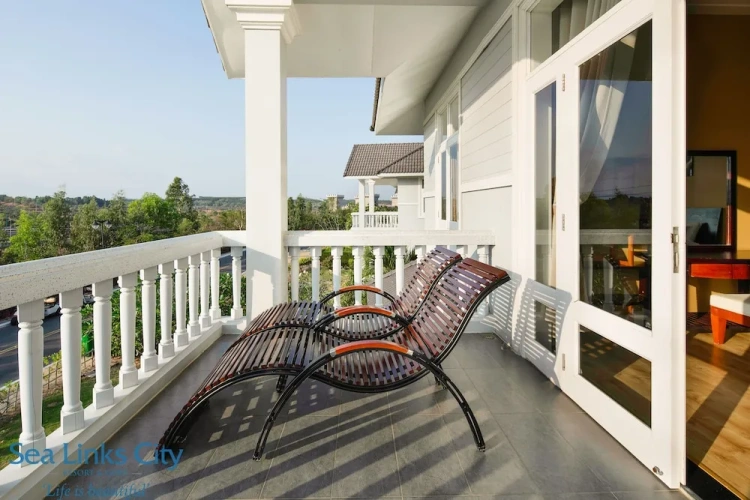 3 Bedrooms Villa with balcony and with garden view