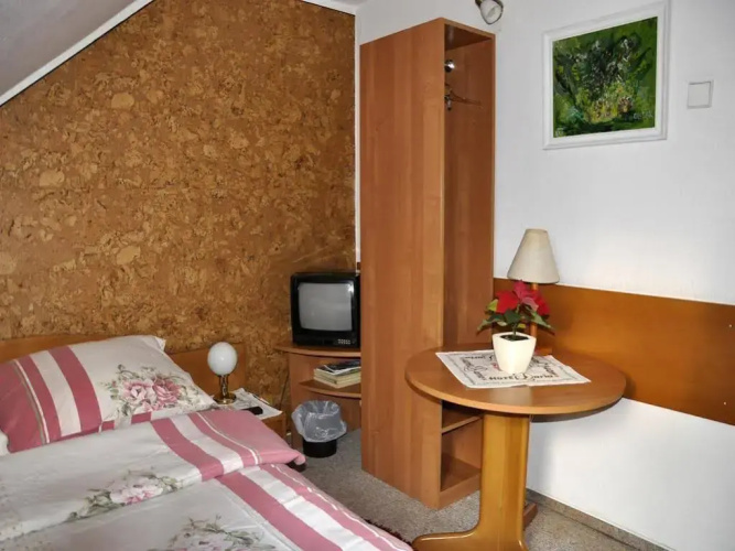 Daria Dworek Mysliwski Hotel