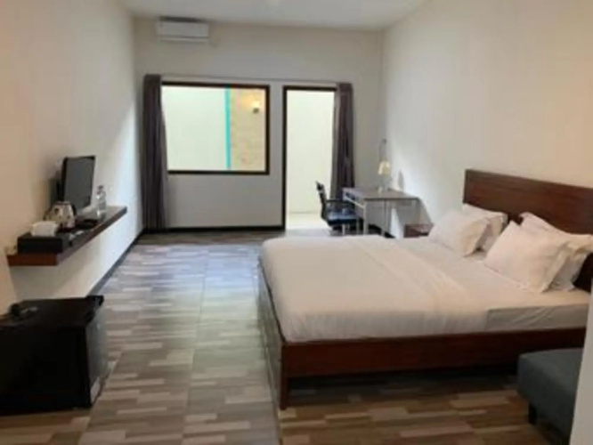 Eora Hotel Dobo