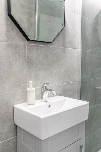 Modern Rustic 1BR Boutique Apt Within DT Hamilton