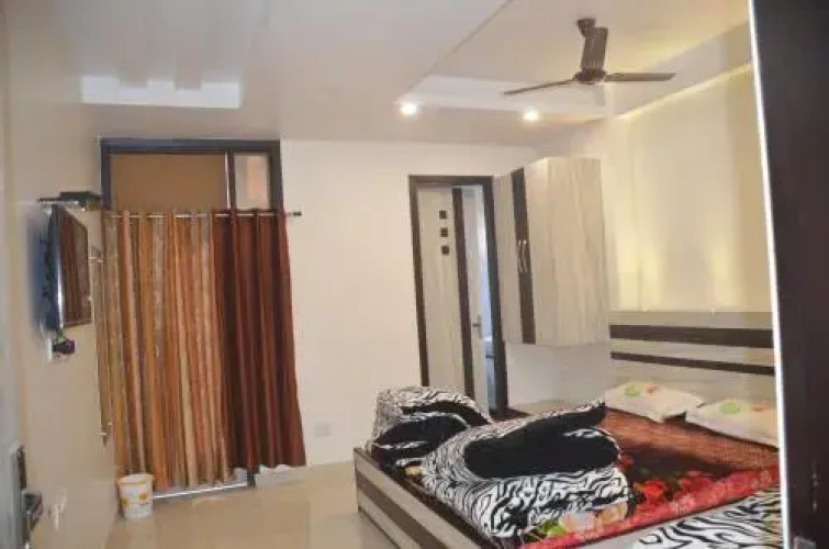 Goel Residency