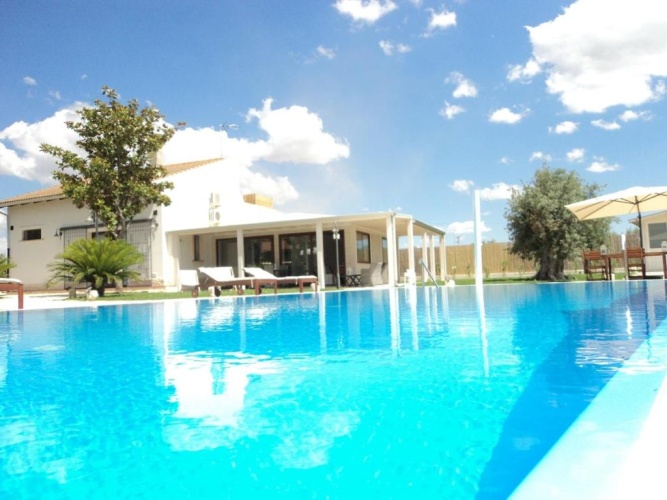 4 Bedrooms Villa