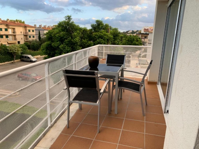 3 Bedrooms Apartment