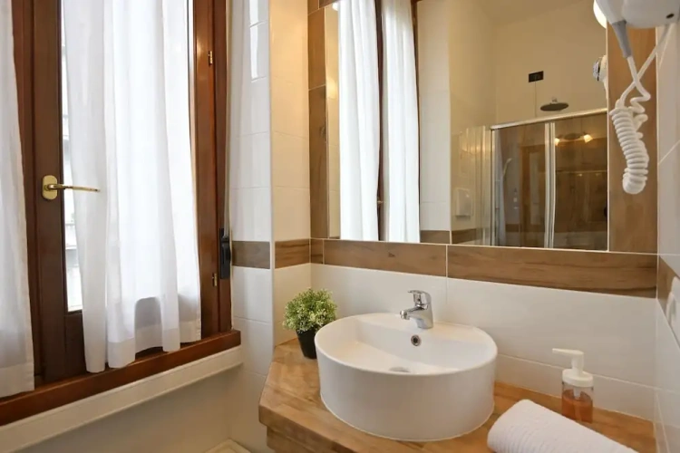 Deluxe Single room