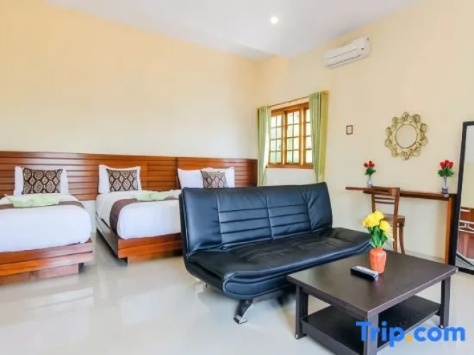 Standard Quadruple Family room