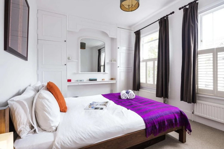 Charming Golborne Escape