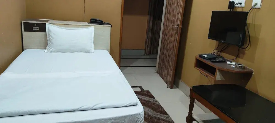 The Ritz By OYO Rooms