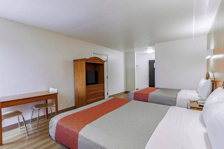 Red Lion Inn & Suites Pontoon Beach