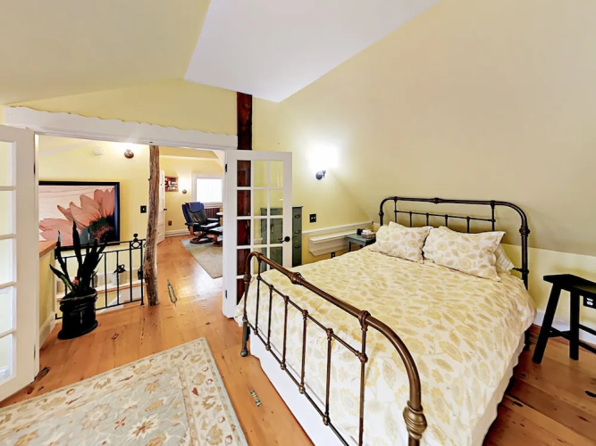 8 Roberts Avenue Home 2 Bedrooms 2 Bathrooms Home