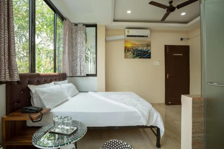 14 Door Home Stay