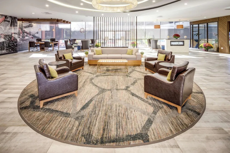 Pullman Plaza Hotel