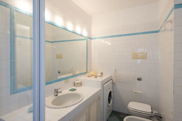 1 Bedroom Attic Apartment