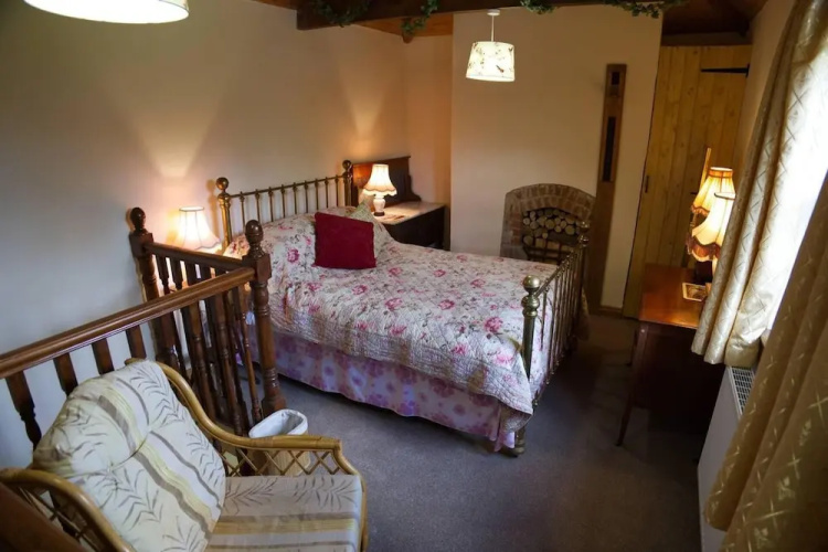 Cottage - Sleeps 2 - Garden - Parking
