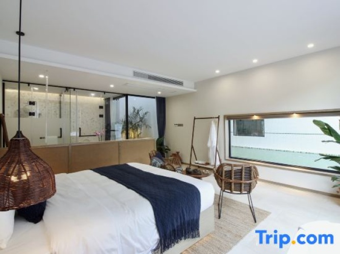 4 Bedrooms Villa