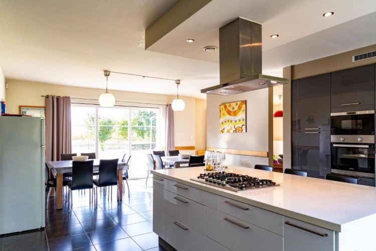 5 Bedrooms Cottage